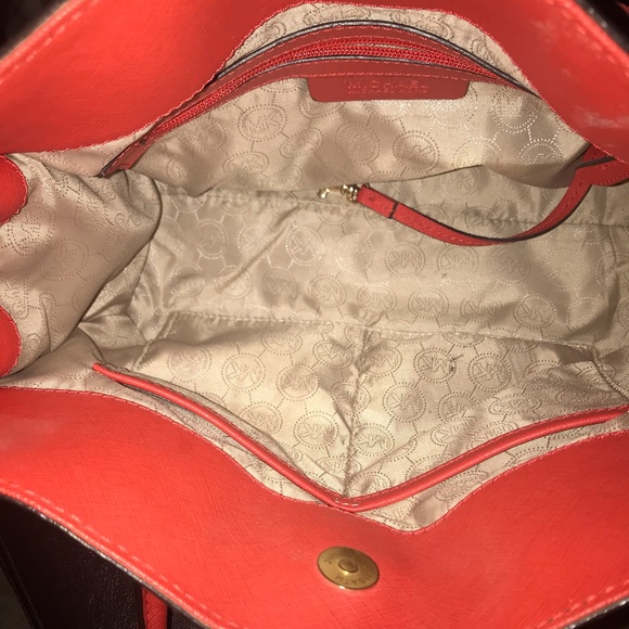 Michael Kors Purse - Picture 4 of 4